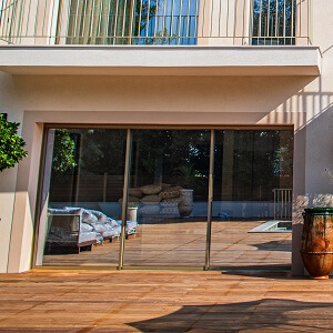 Baie vitrée, installée par TECAMVER, d'une villa à Cannes